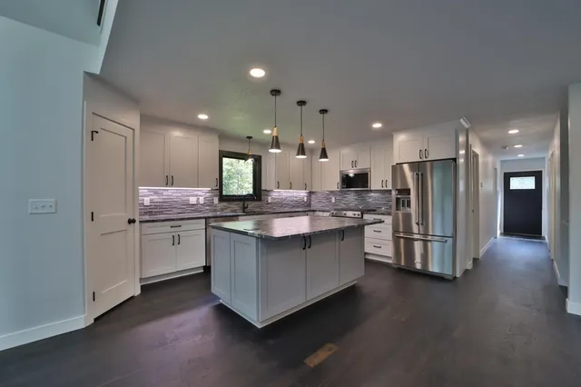 $884,999 | 948 Bass Lake Road, Lake Shore, MN 56468