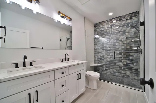 $884,999 | 948 Bass Lake Road, Lake Shore, MN 56468