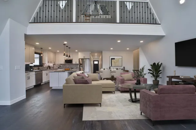 $884,999 | 948 Bass Lake Road, Lake Shore, MN 56468