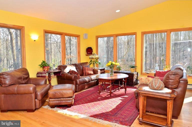 8717 Brook Road McLean, VA 22102 - Photo 7 of 30 Living Room