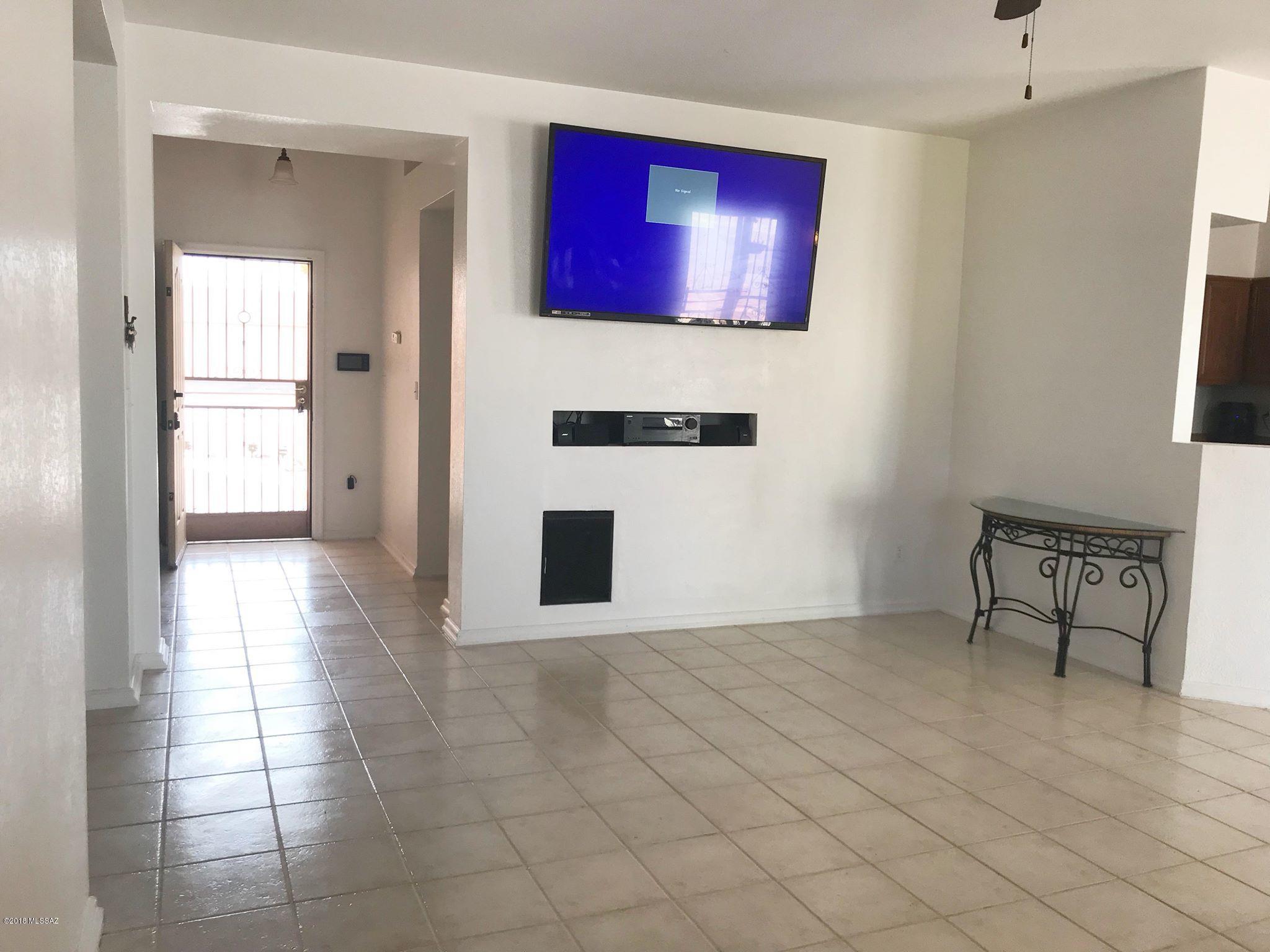 5545 South Stockwell Road Tucson, AZ 85746 - Photo 5 of 28 Gallery Image 5
