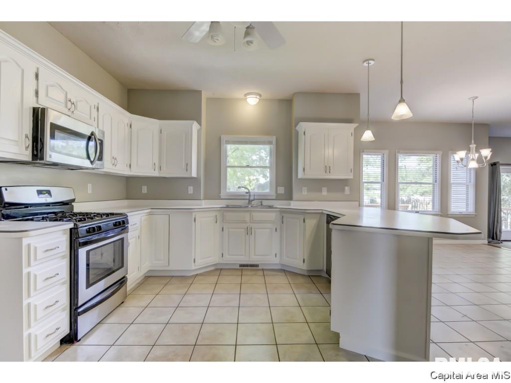2609 Hastings Road Chatham, IL 62629 - Photo 5 of 33 Gallery Image 5