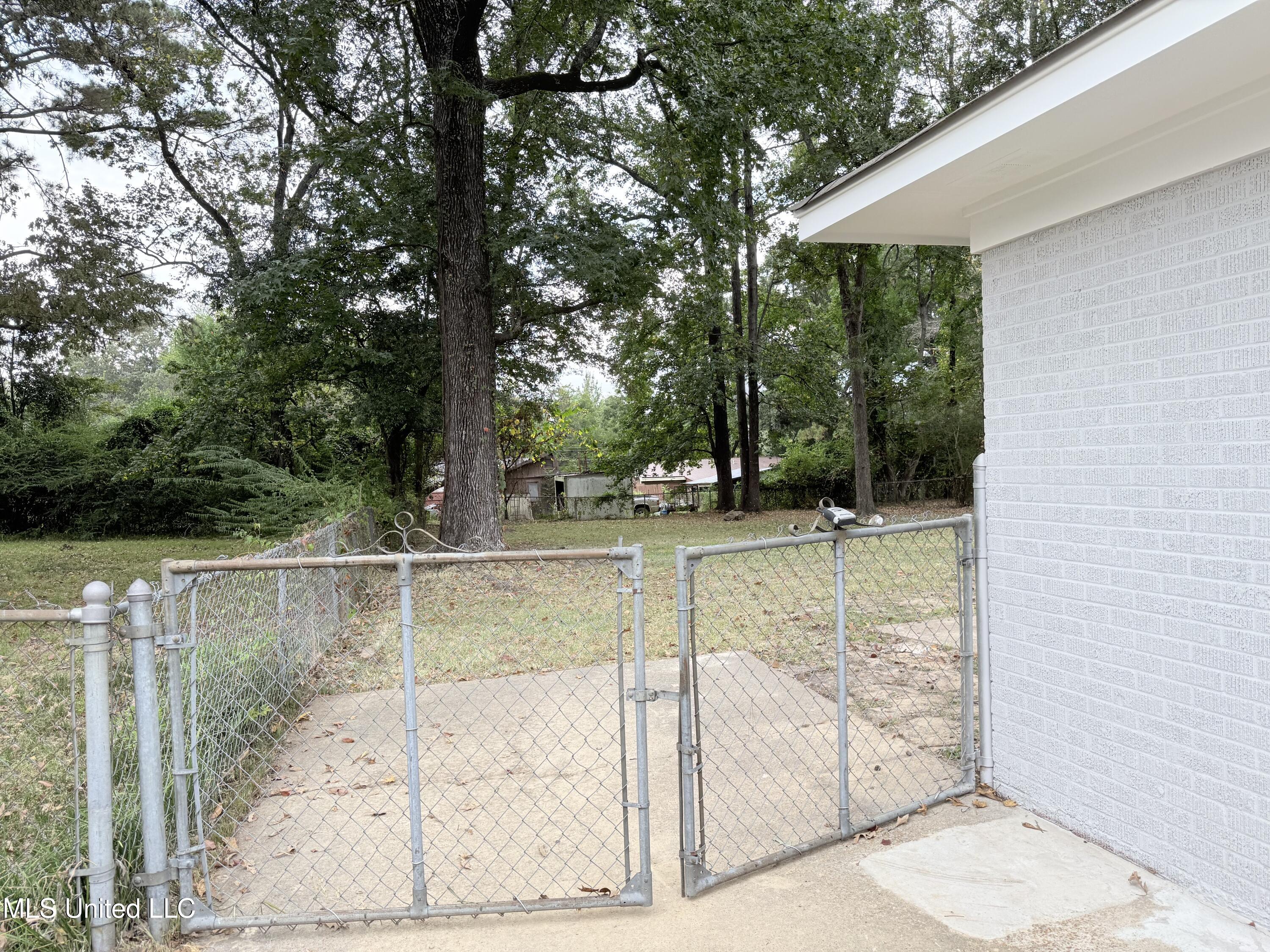 408 Cleary Road Richland, MS 39218 - Photo 13 of 40 IMG_6056