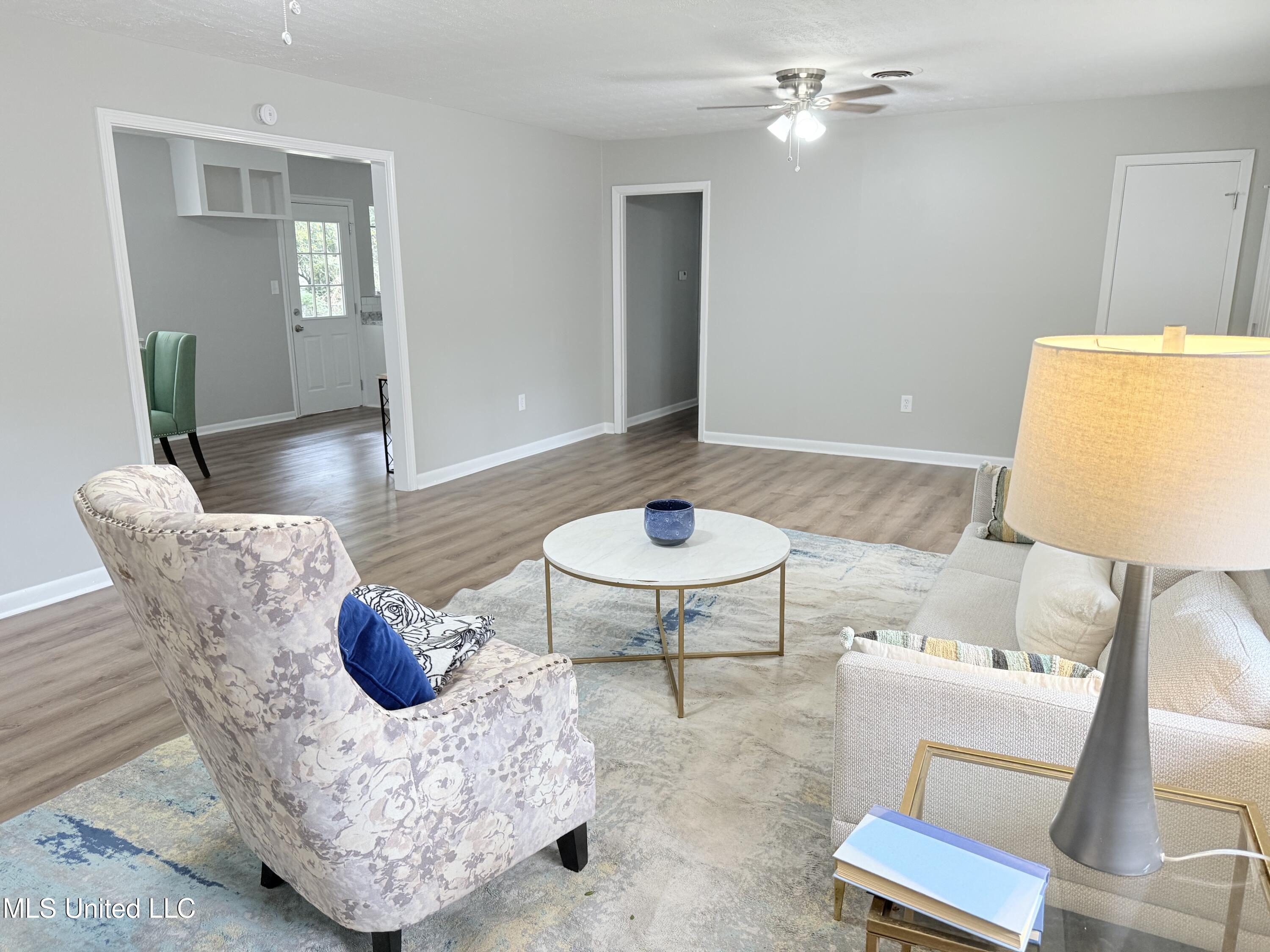 408 Cleary Road Richland, MS 39218 - Photo 4 of 40 IMG_6027