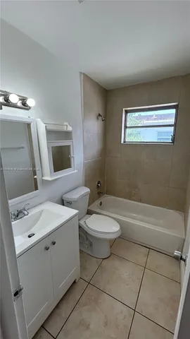 $1,825 | 2121 Northeast 168th Street, Unit 8, North Miami Beach, FL 33162