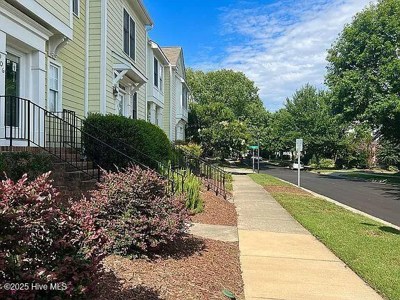 $2,475 | 910 Highgrove Drive, Chapel Hill, NC 27516