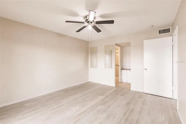 $138,900 | 3635 Lake Bayshore Drive, Unit J410, Bradenton, FL 34205