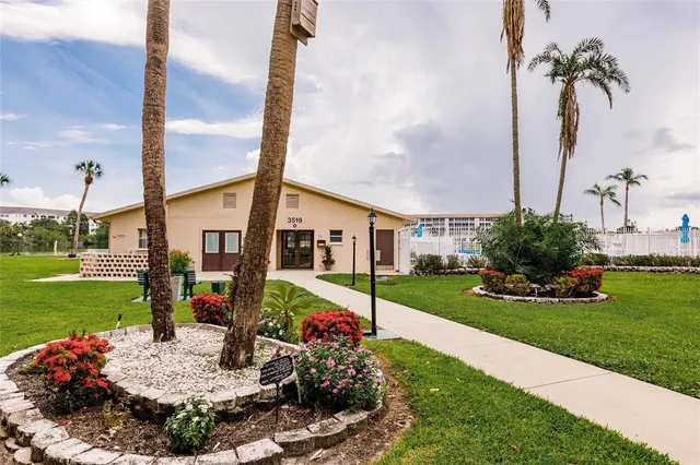 $138,900 | 3635 Lake Bayshore Drive, Unit J410, Bradenton, FL 34205