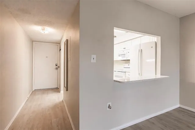 $138,900 | 3635 Lake Bayshore Drive, Unit J410, Bradenton, FL 34205