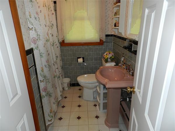 29 Stoneleigh Road Worcester, MA 01606 - Photo 11 of 14 Gallery Image 11