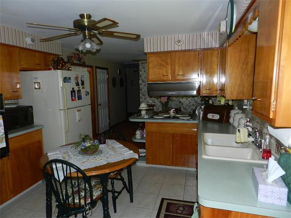 29 Stoneleigh Road Worcester, MA 01606 - Photo 6 of 14 Gallery Image 6