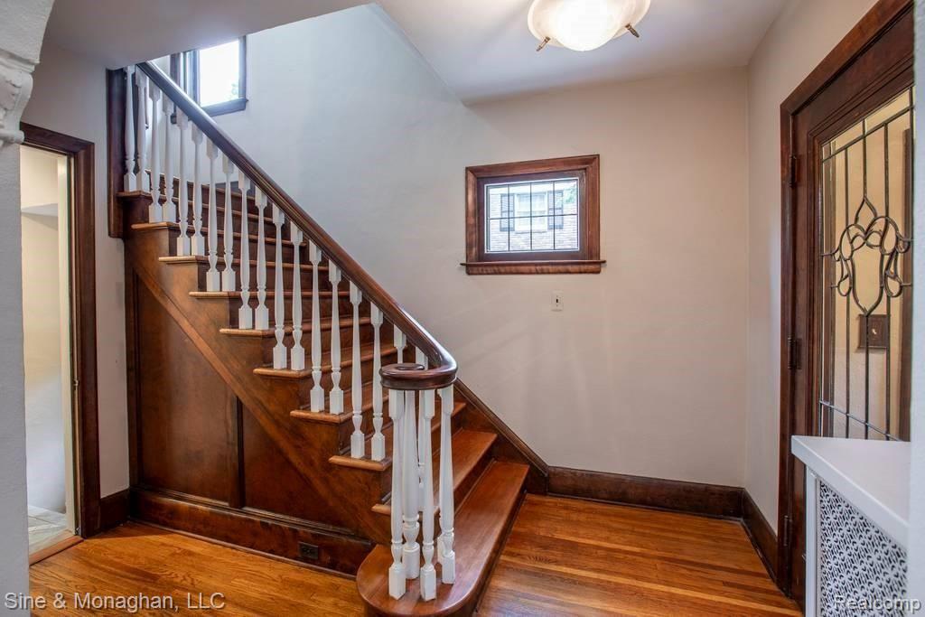 205 Merriweather Road Grosse Pointe Farms, MI 48236 - Photo 4 of 36