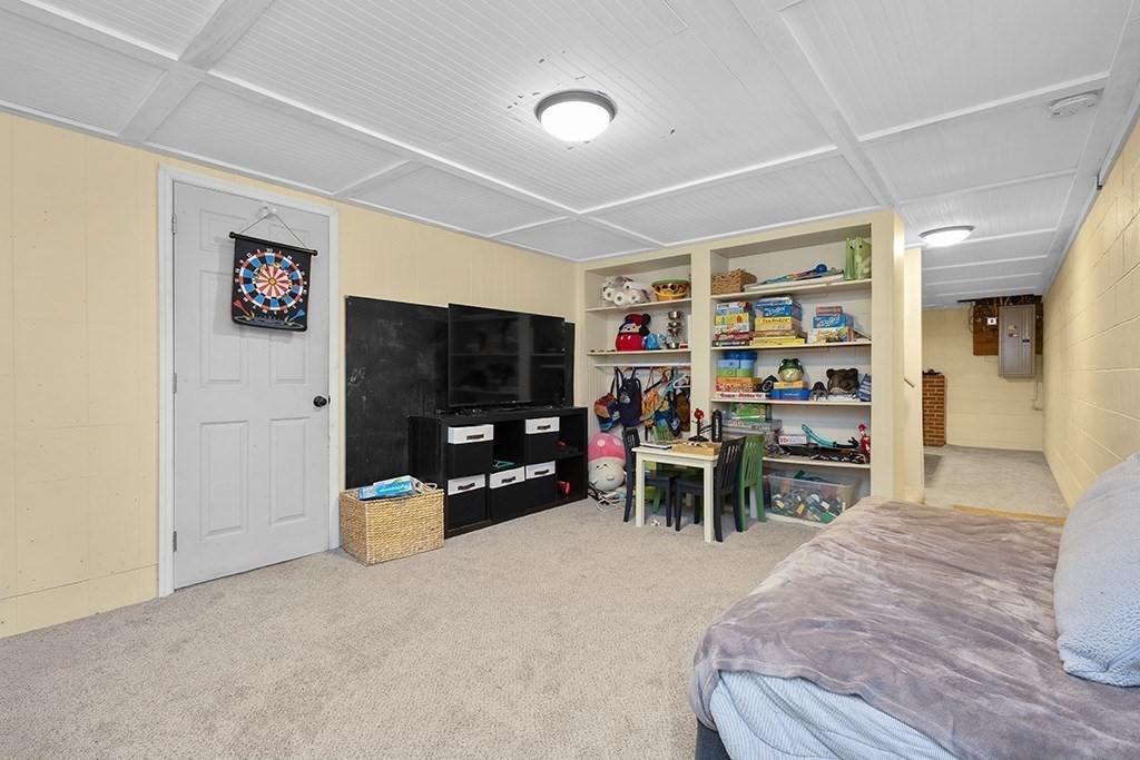 73 High Street Medfield, MA 02052 - Photo 34 of 38