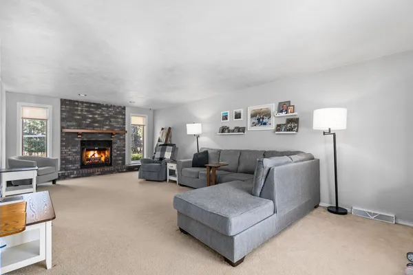 $415,000 | 3329 South Bob-O-Link Lane, Appleton, WI 54915