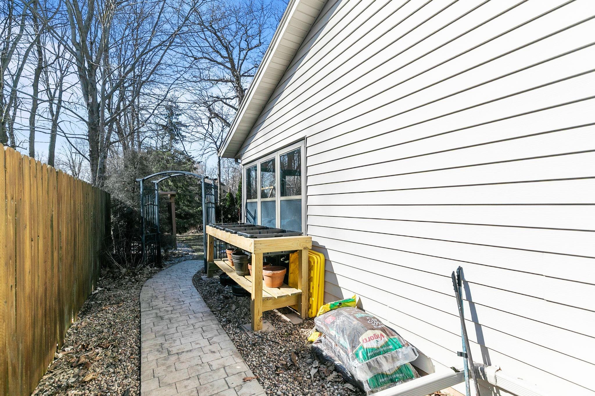 3329 South Bob-O-Link Lane Appleton, WI 54915 - Photo 38 of 44