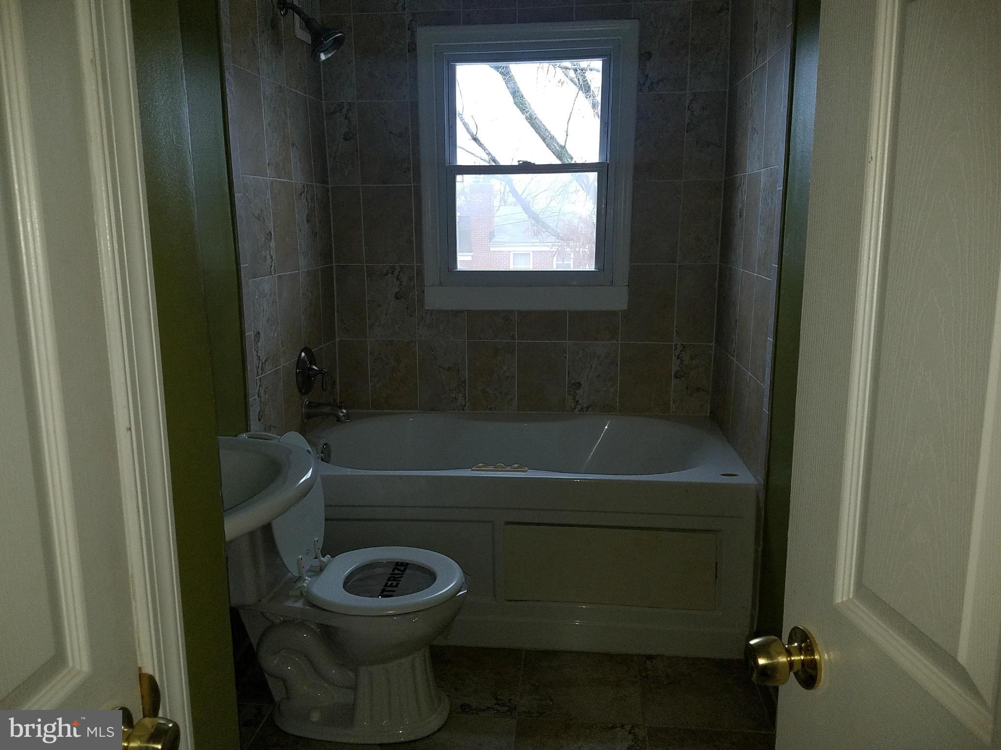 1629 Inverness Avenue Baltimore, MD 21230 - Photo 11 of 28 Interior (General)