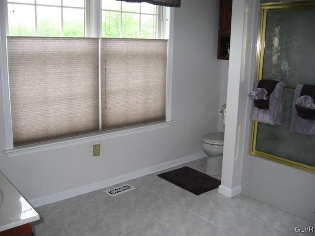 195 West Butternut Road Hellertown, PA 18055 - Photo 15 of 23 a bathroom with a toilet
