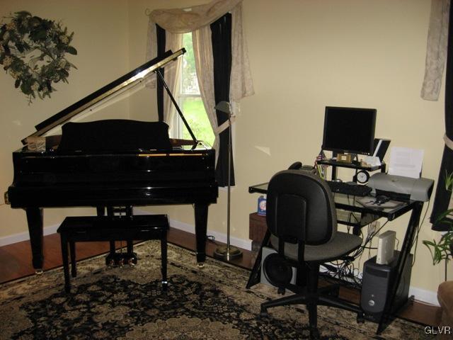 195 West Butternut Road Hellertown, PA 18055 - Photo 16 of 23 a living room with chairs and furniture