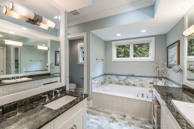 $6,495,000 | N30W28853 West Lakeside Drive, Delafield, WI 53072