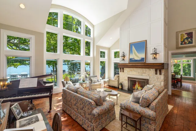 $6,495,000 | N30W28853 West Lakeside Drive, Delafield, WI 53072