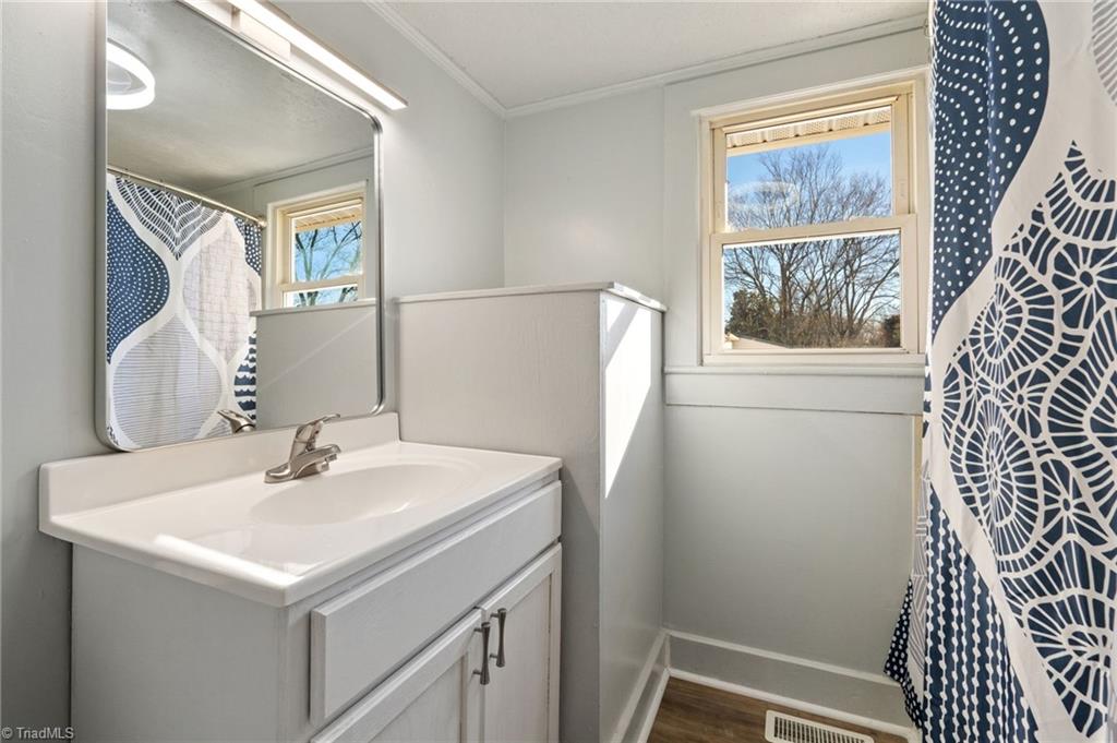 2722 Darrow Road Walkertown, NC 27051 - Photo 28 of 34