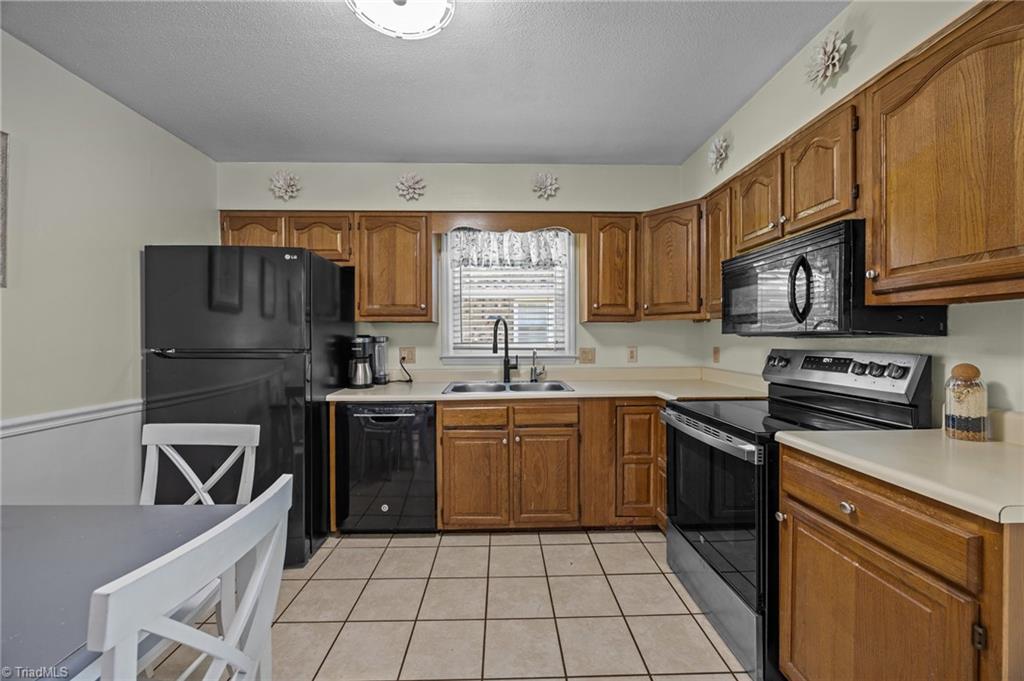 3216 Pine Needles Road High Point, NC 27265 - Photo 12 of 29