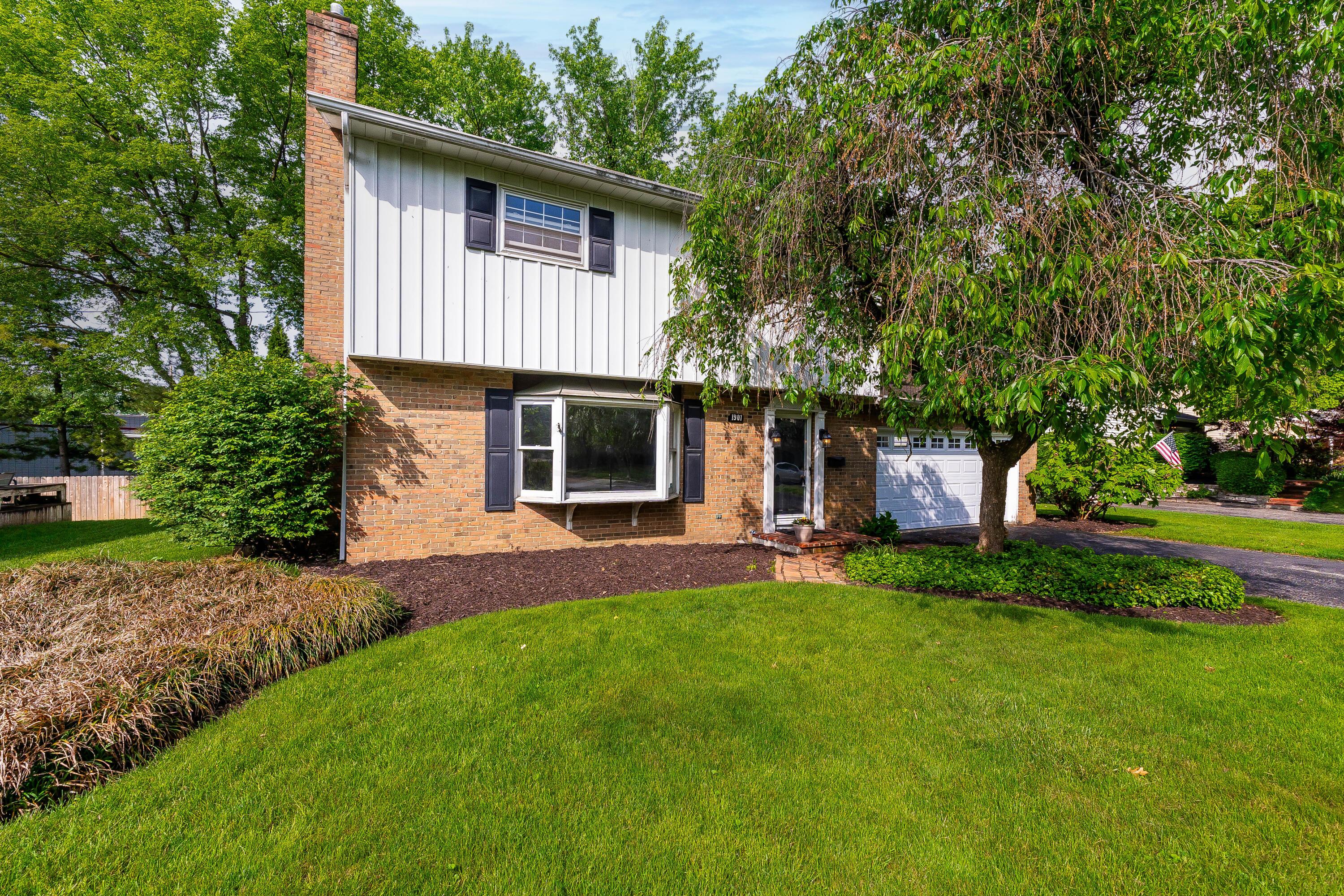 1901 Malvern Road Columbus, OH 43221 - Photo 3 of 41 1901 Malvern Rd