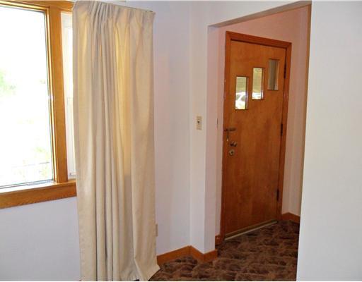 52 McKrell Road Russellton, PA 15076 - Photo 2 of 18 Entry/Foyer.