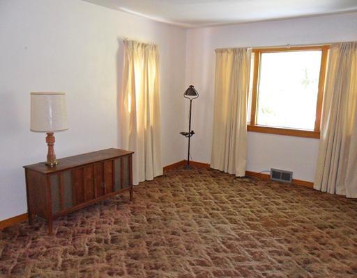 52 McKrell Road Russellton, PA 15076 - Photo 3 of 18 Living Room.
