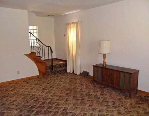 52 McKrell Road Russellton, PA 15076 - Photo 4 of 18 Living Room.