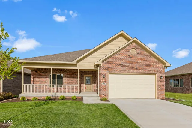 $414,000 | 12756 North Commons Drive East, Mooresville, IN 46158