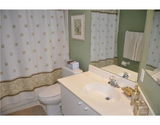 17263 Boca Club Boulevard, Unit 8 Boca Raton, FL 33487 - Photo 15 of 24 bathroom 2
