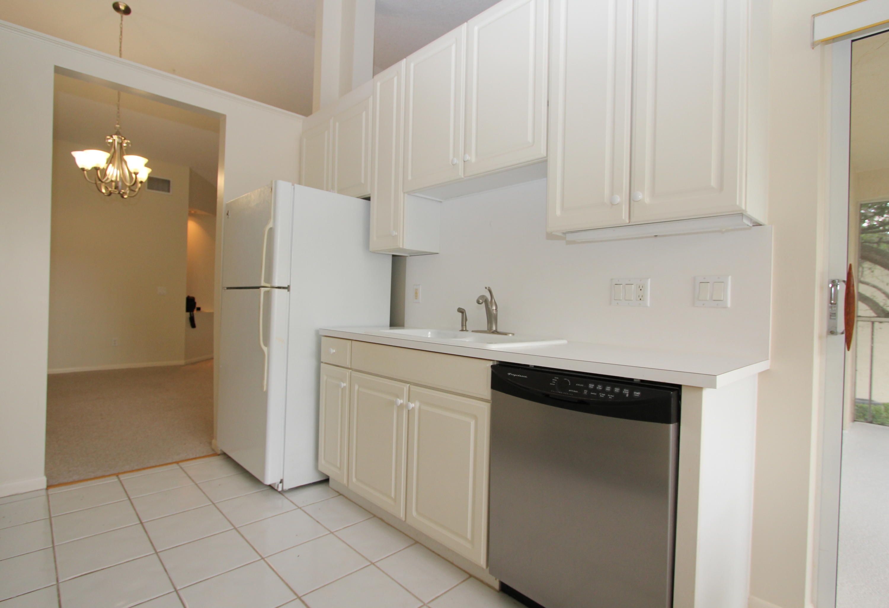 17263 Boca Club Boulevard, Unit 8 Boca Raton, FL 33487 - Photo 3 of 24 Kitchen