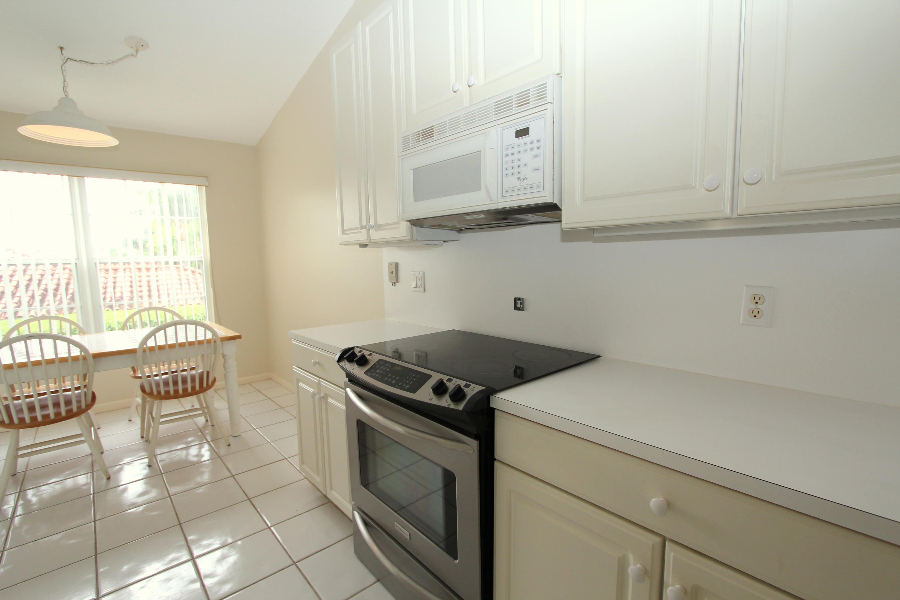 17263 Boca Club Boulevard, Unit 8 Boca Raton, FL 33487 - Photo 5 of 24 Kitchen