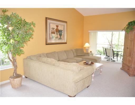 17263 Boca Club Boulevard, Unit 8 Boca Raton, FL 33487 - Photo 6 of 24 family room