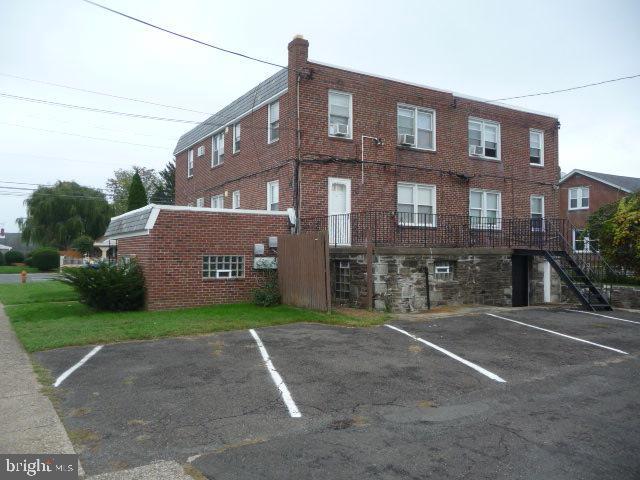 7956 Verree Road Philadelphia, PA 19111 - Photo 4 of 15 Gallery Image 4