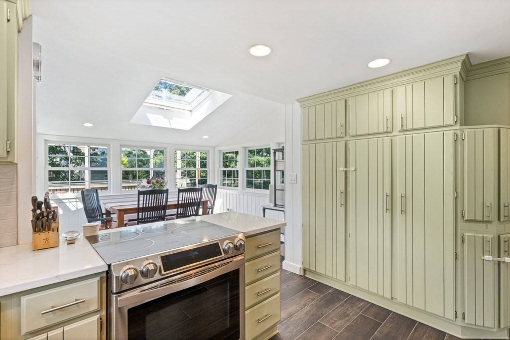 71 Slayton Road Melrose, MA 02176 - Photo 11 of 38 Gallery Image 11
