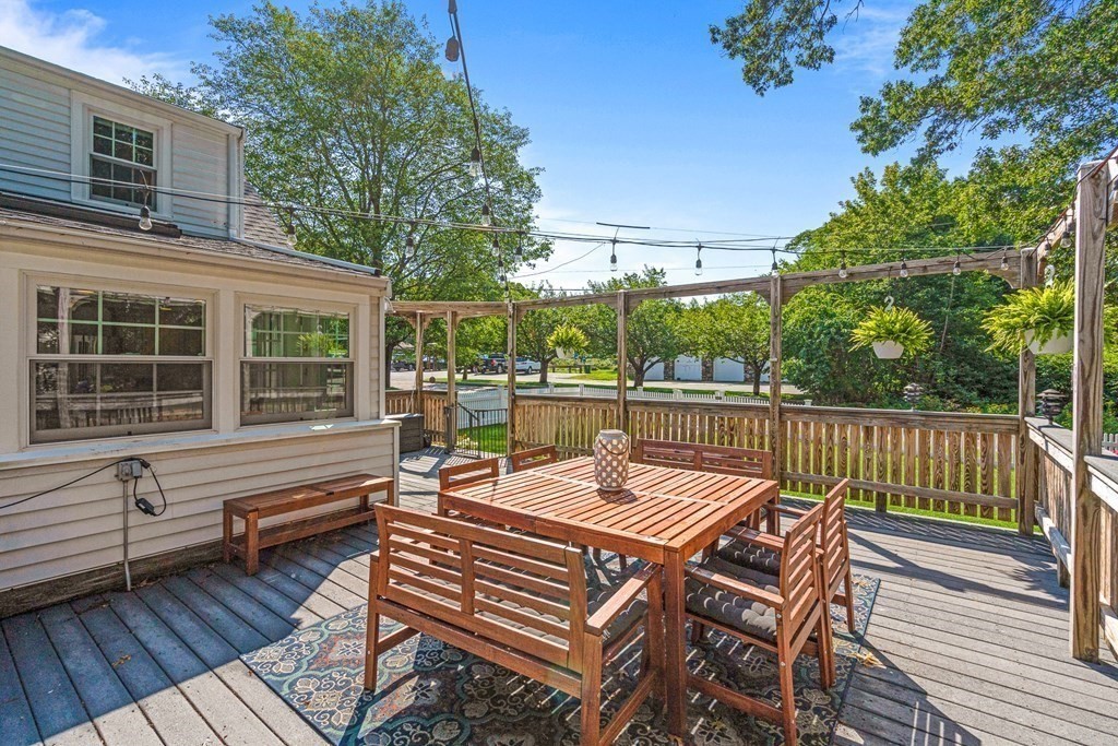 71 Slayton Road Melrose, MA 02176 - Photo 28 of 38 Gallery Image 28
