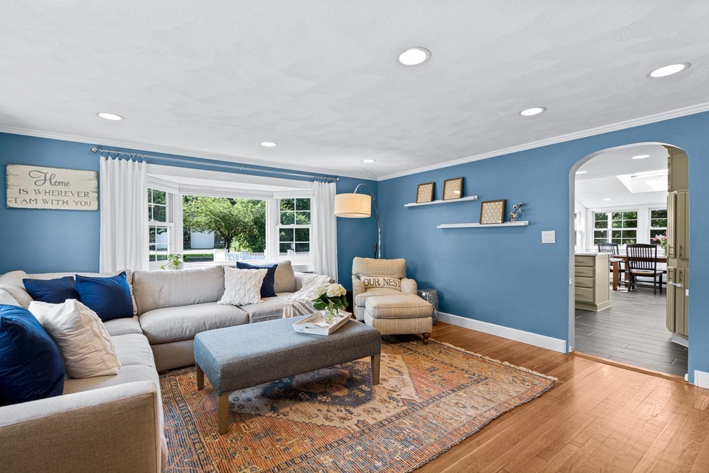 71 Slayton Road Melrose, MA 02176 - Photo 3 of 38 Gallery Image 3