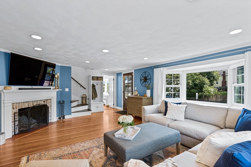 71 Slayton Road Melrose, MA 02176 - Photo 5 of 38 Gallery Image 5