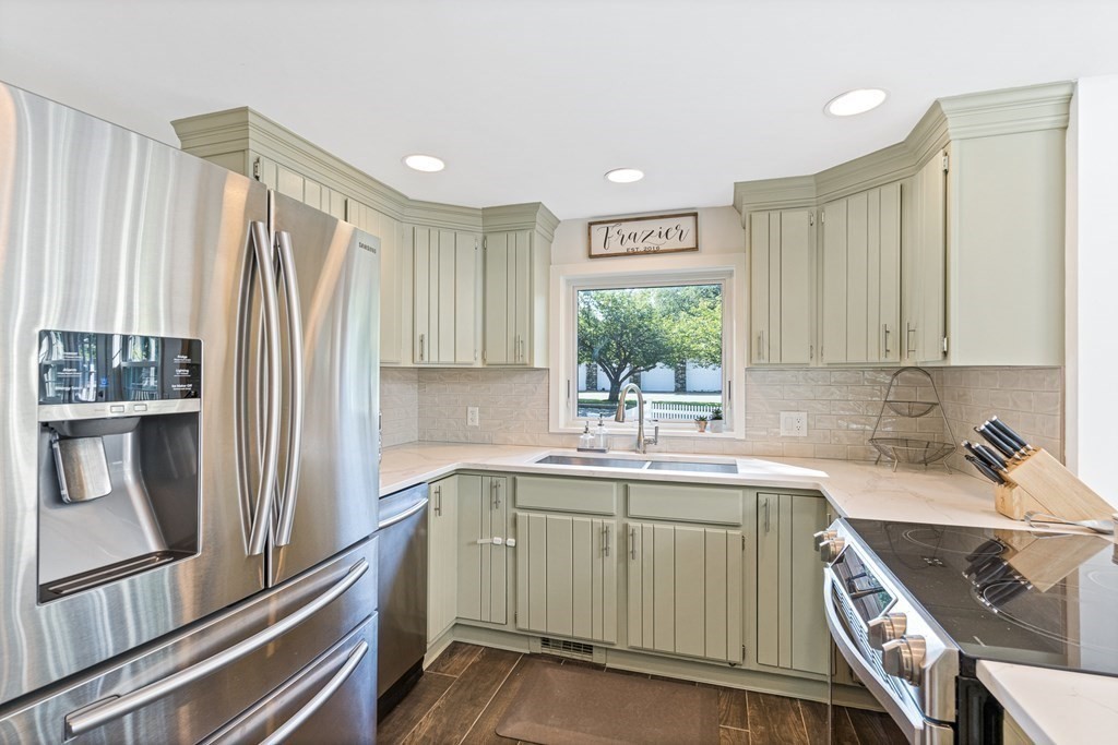 71 Slayton Road Melrose, MA 02176 - Photo 10 of 38 Gallery Image 10