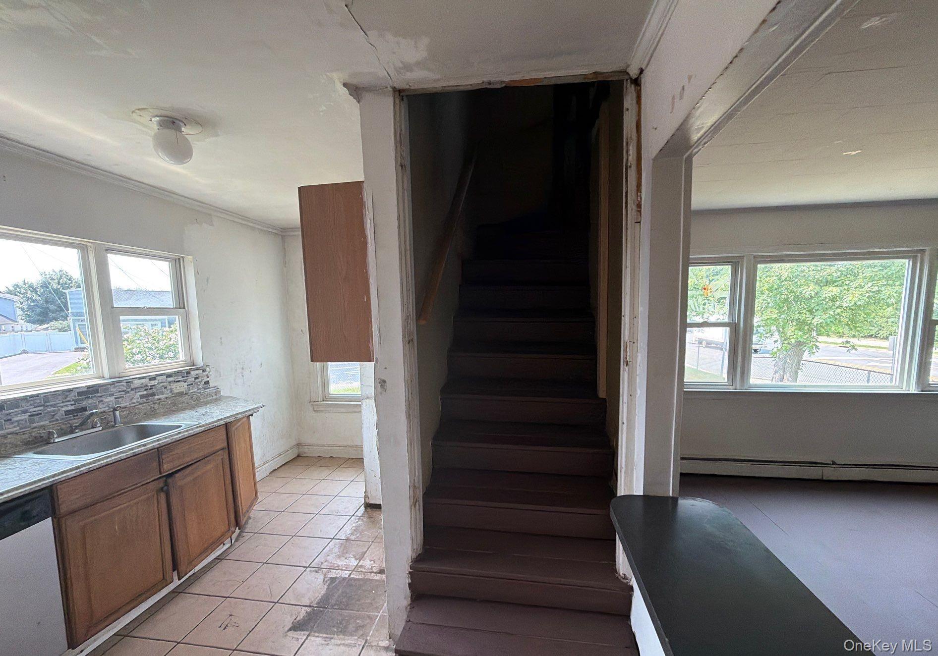 583 Straight Path West Babylon, NY 11704 - Photo 8 of 17