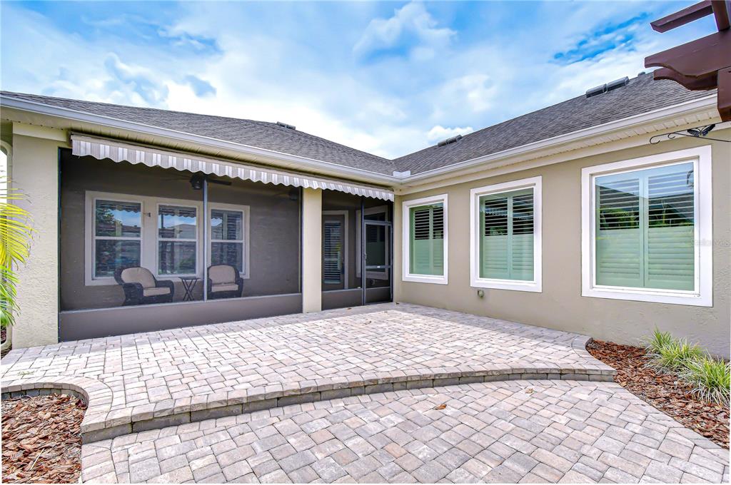 6005 Sparrowhead Way Lithia, FL 33547 - Photo 3 of 39