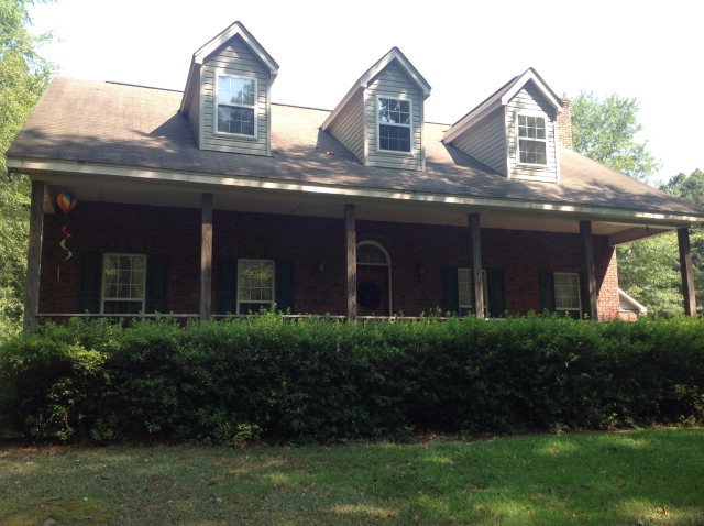 524 Chambers Road Macon, GA 31217 - Photo 1 of 42 a front view of a house with garden