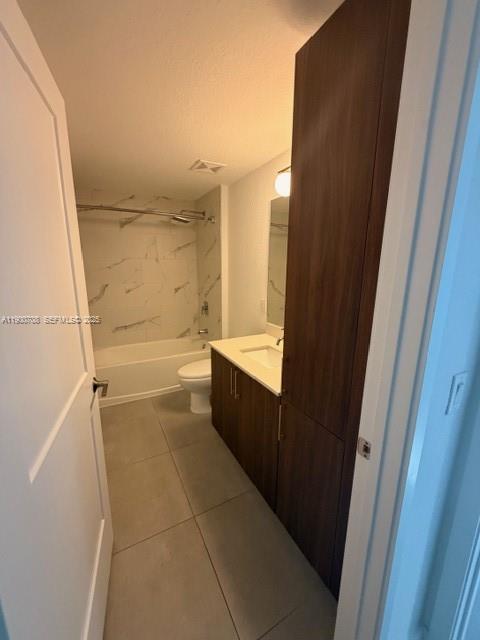 1005 Spring Garden Road, Unit 220 Miami, FL 33136 - Photo 5 of 35 a bathroom with a bathtub and a shower