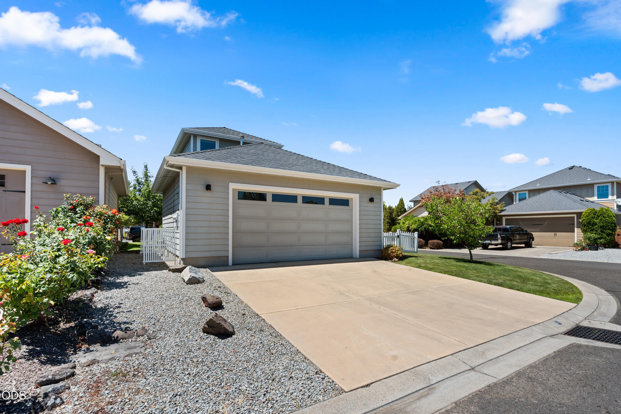 1142 North Haskell Street Central Point, OR 97502 - Photo 25 of 28