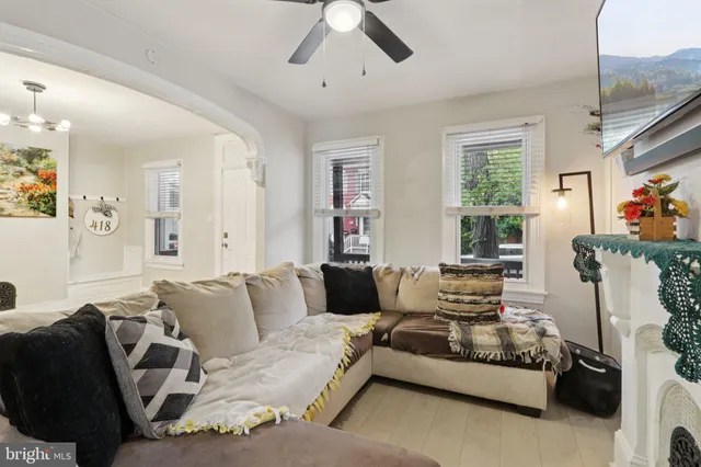 $249,999 | 418 Walnut Street, Pottstown, PA 19464