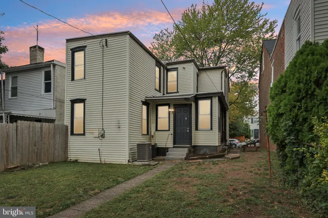 $249,999 | 418 Walnut Street, Pottstown, PA 19464