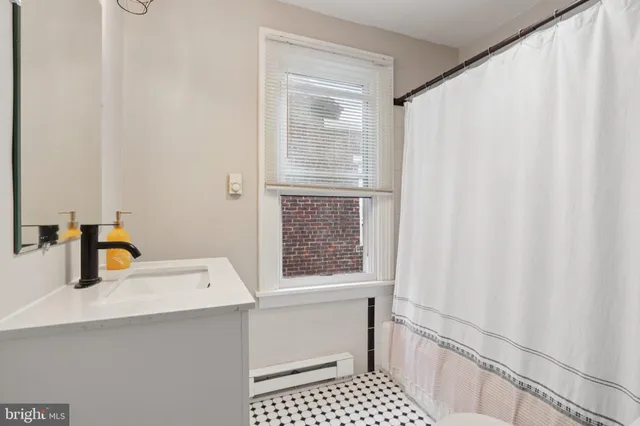 $249,999 | 418 Walnut Street, Pottstown, PA 19464