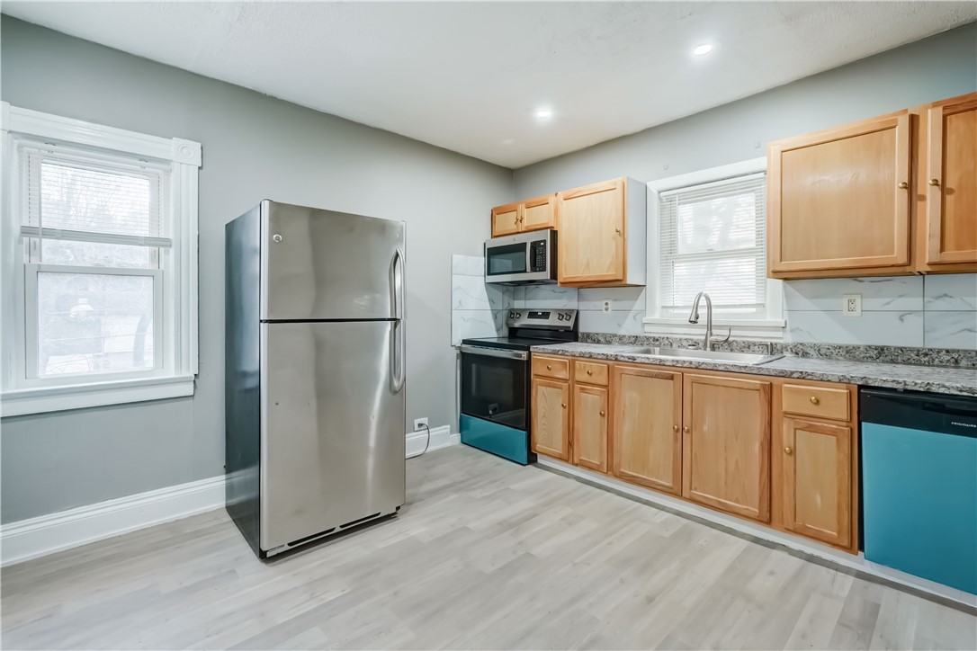 311 Linden Street, Unit UP Rochester, NY 14620 - Photo 3 of 17